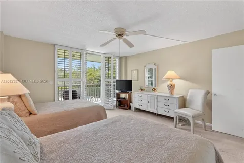 5 Bluebill Naples FL 34108