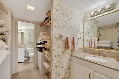 5 Bluebill Naples FL 34108