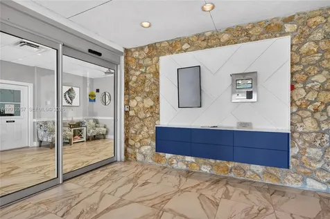 5 Bluebill Naples FL 34108