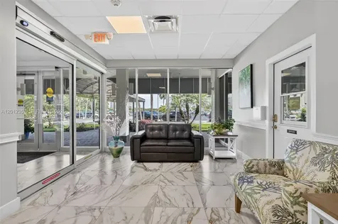 5 Bluebill Naples FL 34108