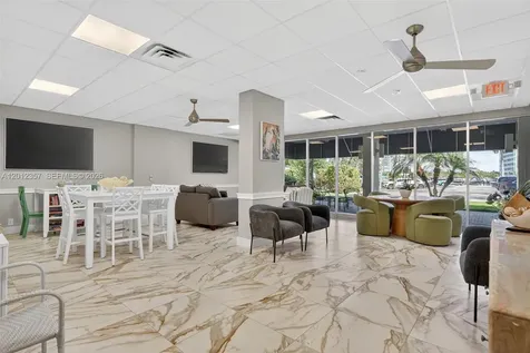 5 Bluebill Naples FL 34108