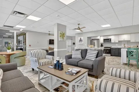 5 Bluebill Naples FL 34108