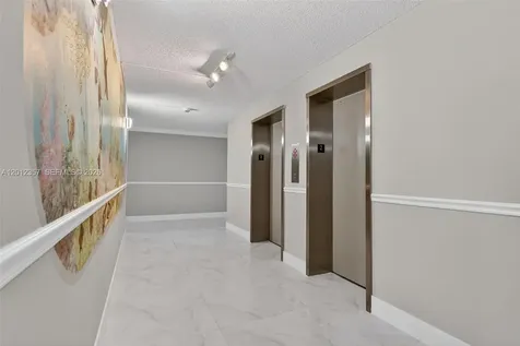 5 Bluebill Naples FL 34108