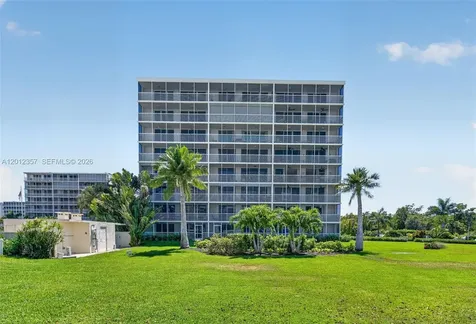 5 Bluebill Naples FL 34108