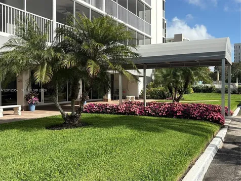 5 Bluebill Naples FL 34108
