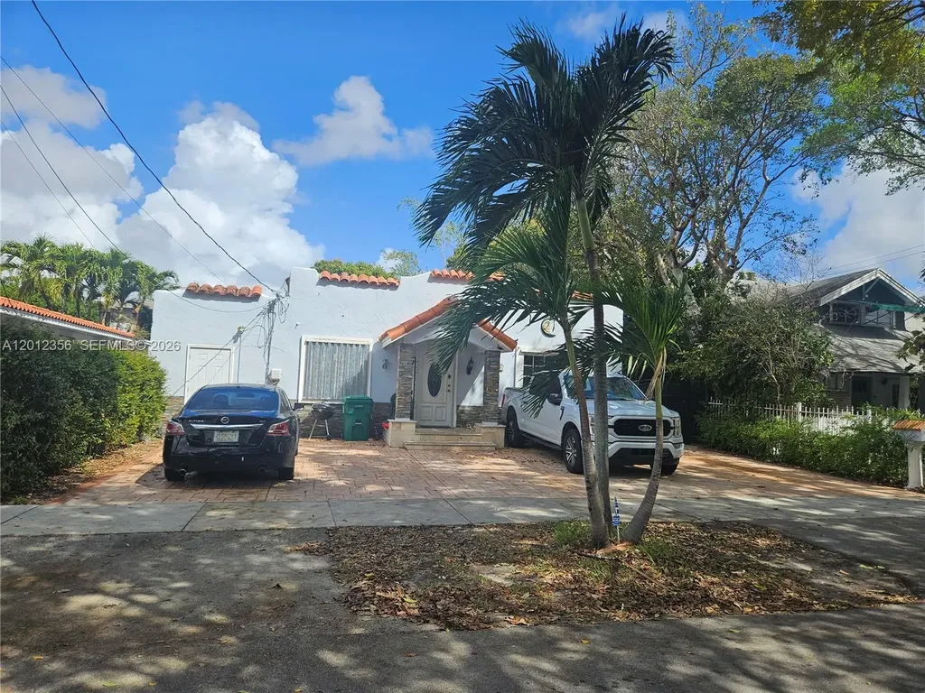2231 NW 4th Terrace Miami FL 33125