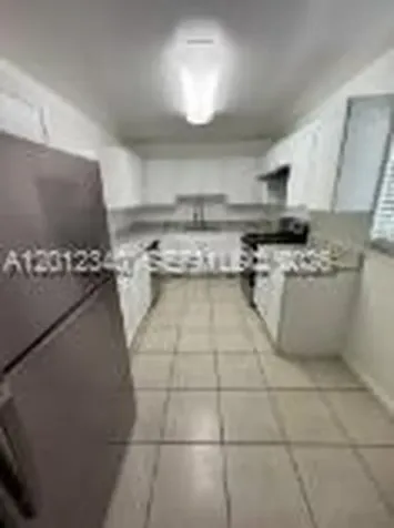 8445 Springtree Drive Sunrise FL 33351