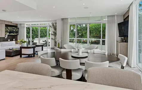 50 S Pointe Drive Miami Beach FL 33139