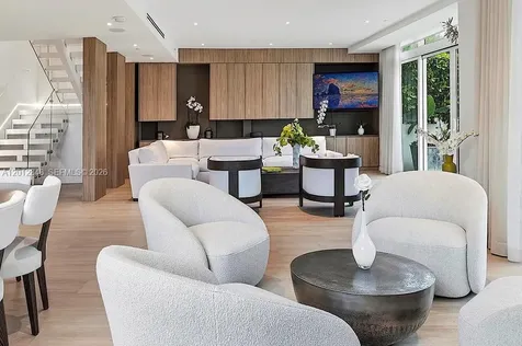 50 S Pointe Drive Miami Beach FL 33139