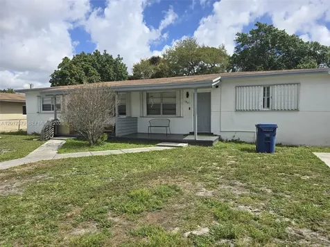 15741 NW 38th Place Miami Gardens FL 33054