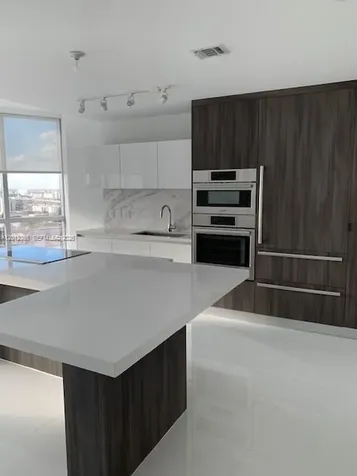 851 NE 1st Avenue Miami FL 33132