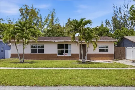 7811 SW 9th Street North Lauderdale FL 33068
