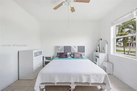 7811 SW 9th Street North Lauderdale FL 33068