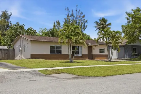7811 SW 9th Street North Lauderdale FL 33068