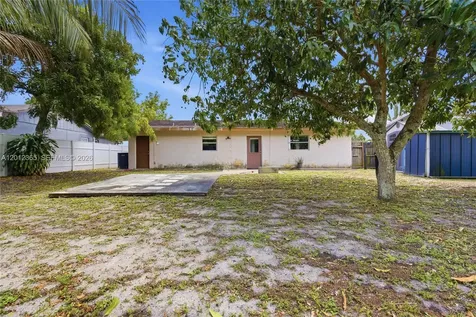 7811 SW 9th Street North Lauderdale FL 33068