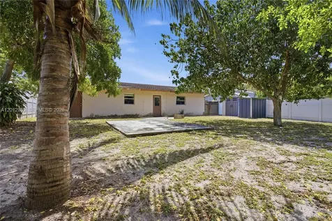 7811 SW 9th Street North Lauderdale FL 33068