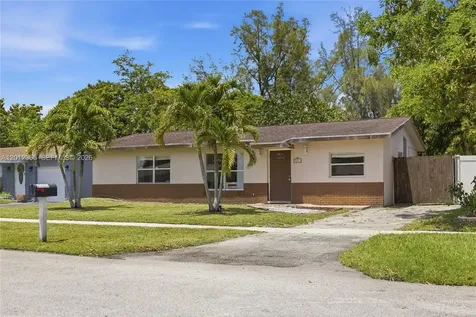 7811 SW 9th Street North Lauderdale FL 33068