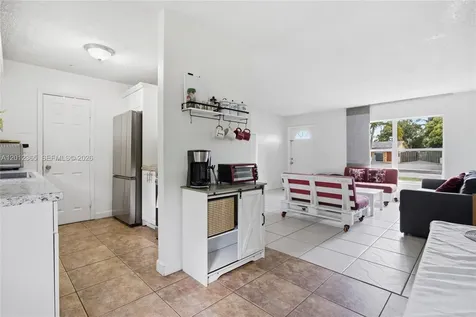 7811 SW 9th Street North Lauderdale FL 33068