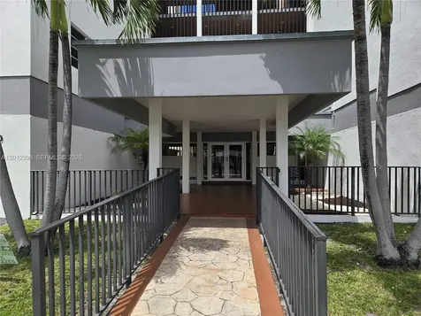 4670 W 13th Lane Hialeah FL 33012