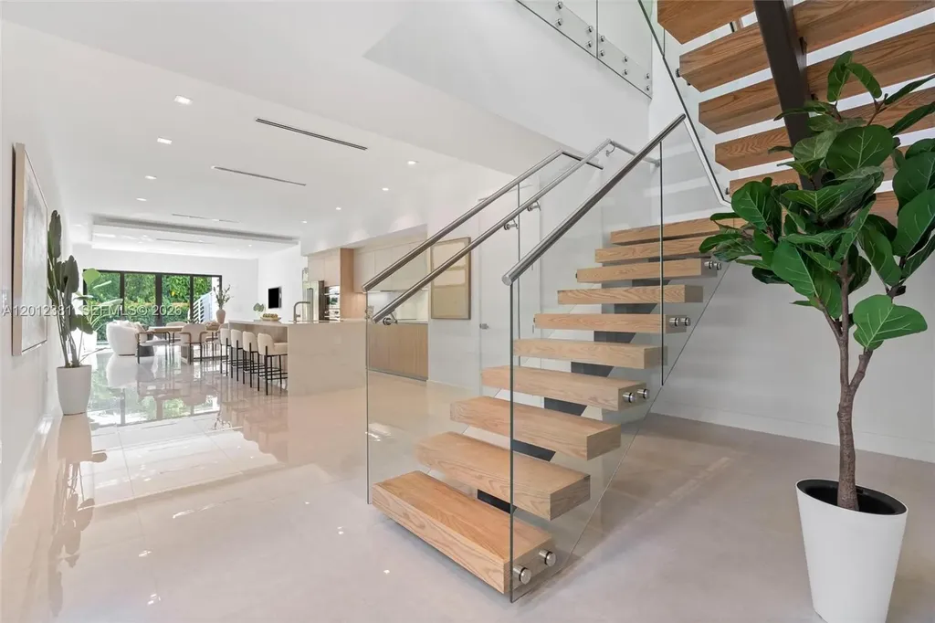 1235 SW 13th Avenue Miami FL 33135
