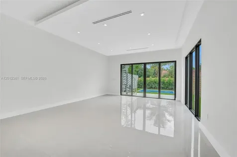 1235 SW 13th Avenue Miami FL 33135