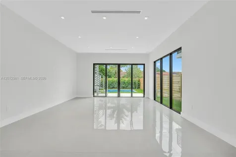1235 SW 13th Avenue Miami FL 33135