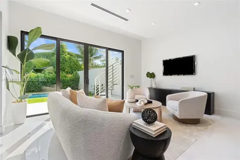 1235 SW 13th Avenue Miami FL 33135