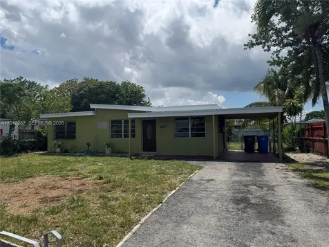2620 SW 53rd Avenue West Park FL 33023