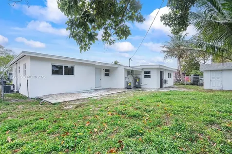 1061 NW 108 Terrace Miami FL 33168
