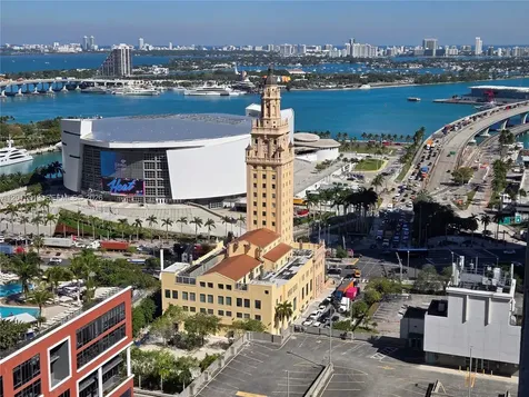 121 NE 5 Street Miami FL 33132