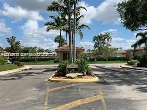 895 Twin Lakes Drive Coral Springs FL 33071
