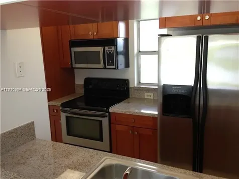 895 Twin Lakes Drive Coral Springs FL 33071