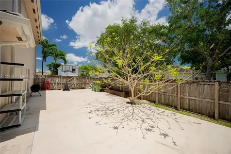 2890 NE 4th Street Homestead FL 33033