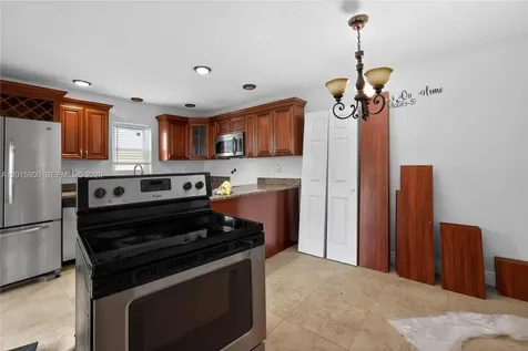7913 Tam Oshanter Boulevard North Lauderdale FL 33068