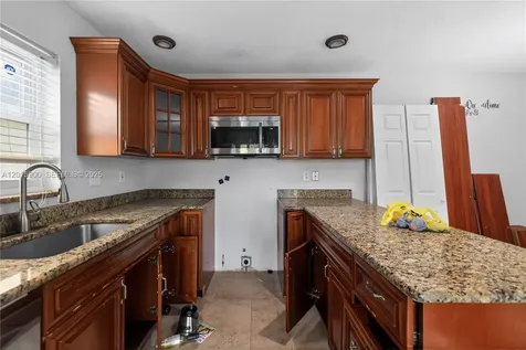 7913 Tam Oshanter Boulevard North Lauderdale FL 33068