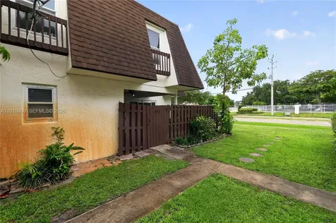 7913 Tam Oshanter Boulevard North Lauderdale FL 33068