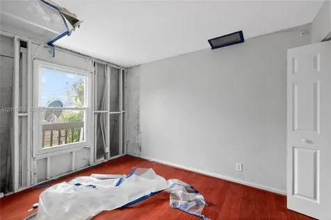 7913 Tam Oshanter Boulevard North Lauderdale FL 33068