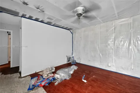 7913 Tam Oshanter Boulevard North Lauderdale FL 33068