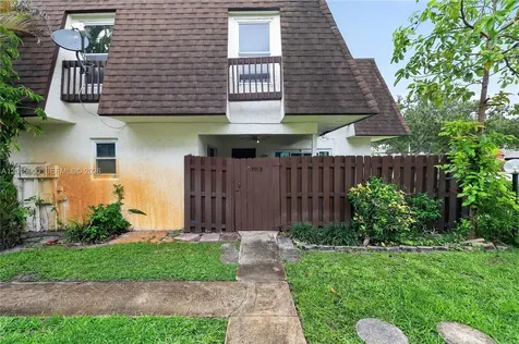 7913 Tam Oshanter Boulevard North Lauderdale FL 33068