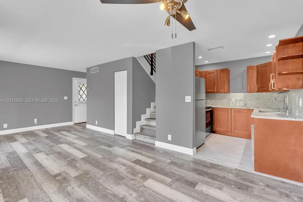 8911 NW 28th Drive Coral Springs FL 33065