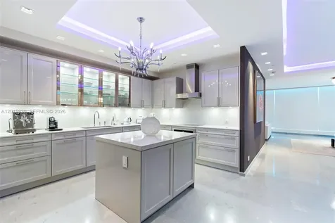 100 S Pointe Drive Miami Beach FL 33139