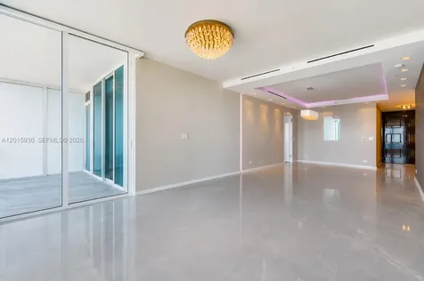 100 S Pointe Drive Miami Beach FL 33139