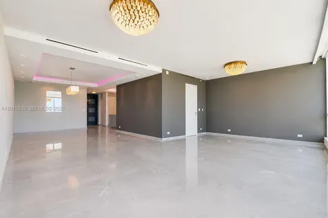 100 S Pointe Drive Miami Beach FL 33139