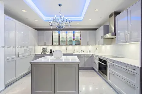 100 S Pointe Drive Miami Beach FL 33139