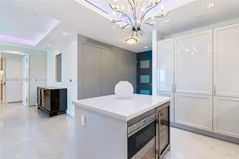 100 S Pointe Drive Miami Beach FL 33139