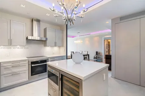 100 S Pointe Drive Miami Beach FL 33139