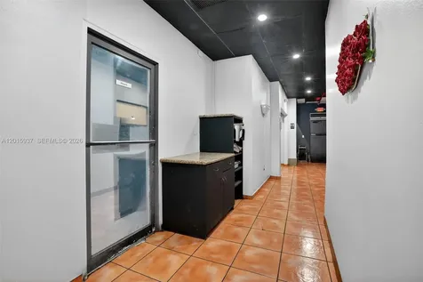 Established Full-service Restaurant For Sale Prime North Miami Beach FL 33160