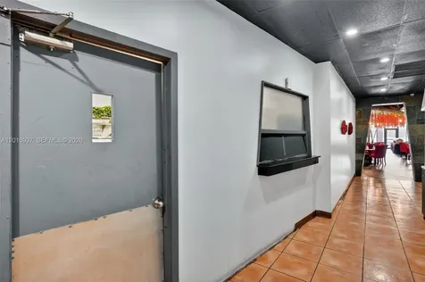 Established Full-service Restaurant For Sale Prime North Miami Beach FL 33160