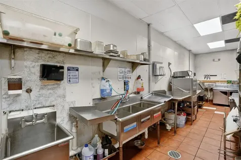 Established Full-service Restaurant For Sale Prime North Miami Beach FL 33160