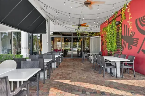 Established Full-service Restaurant For Sale Prime North Miami Beach FL 33160